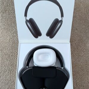 Apple Black Airpod Max